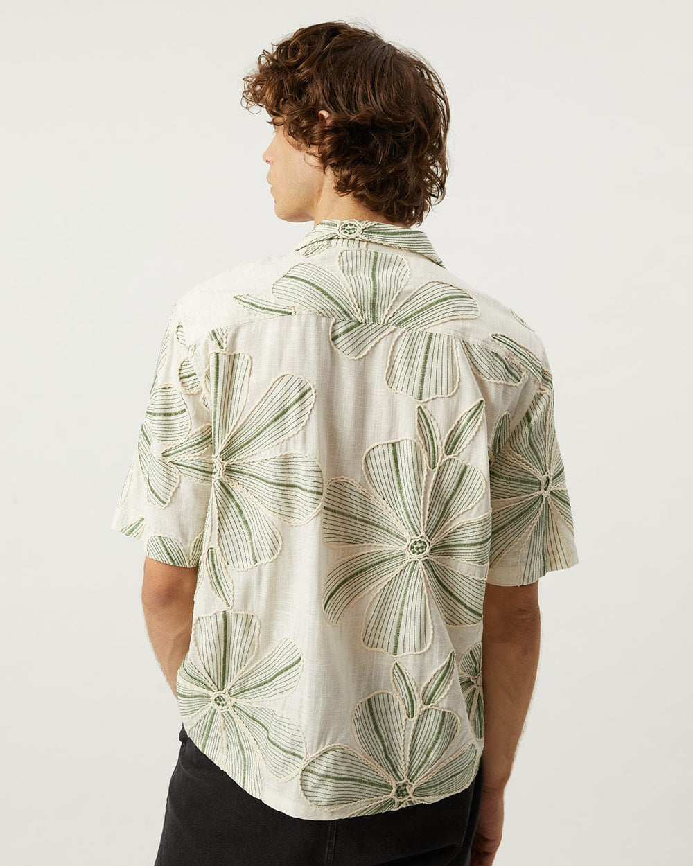 Linen Applique SS-SS Camp-Black Q-Corridor